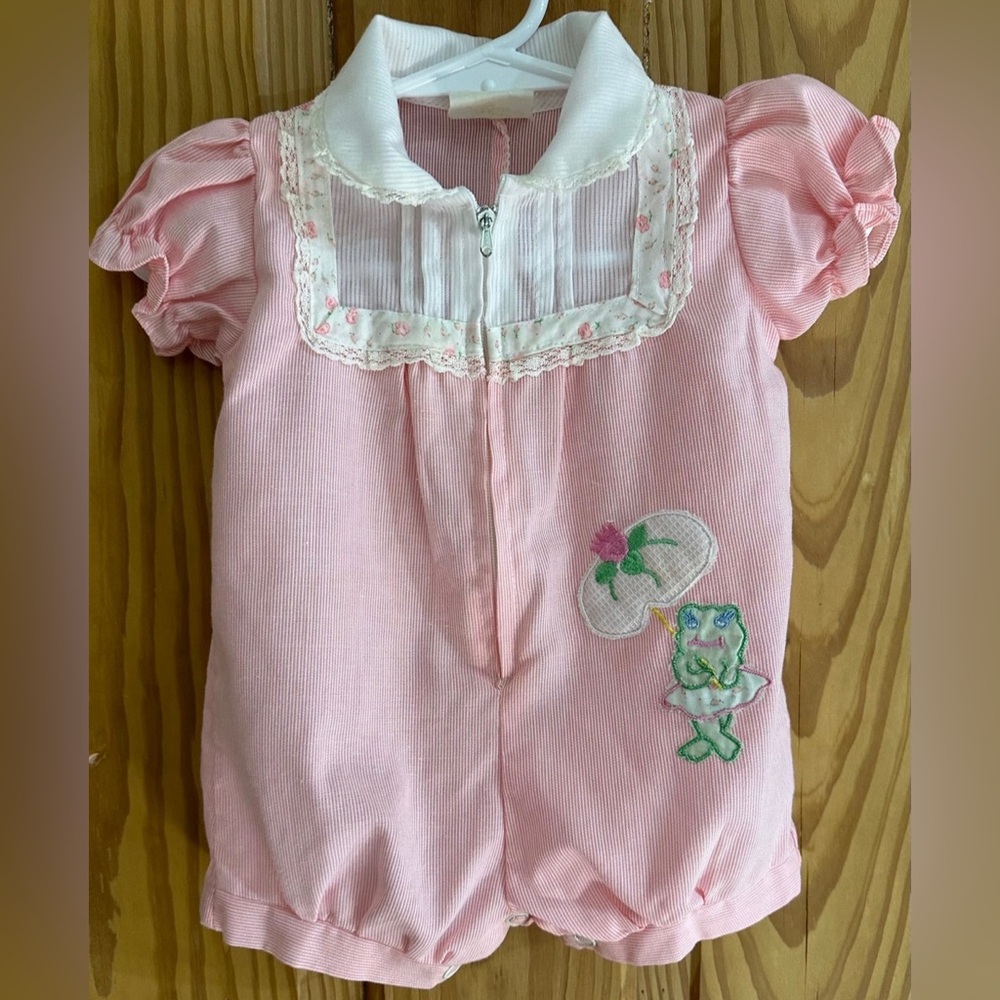 Vintage Infant Girls Pink Bubble w/ Frog